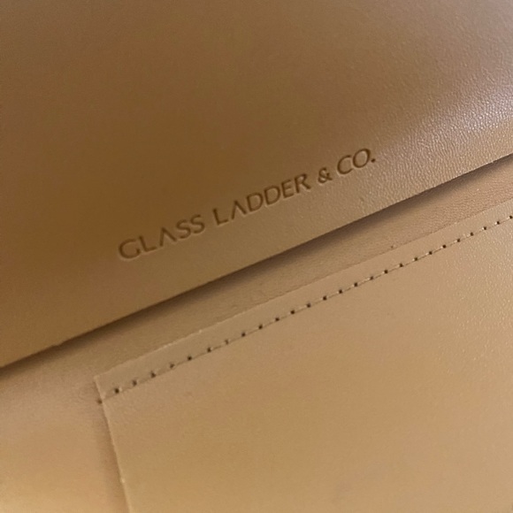 [Glass & Ladder] Small Tech Organizer Wallet - Picture 3 of 3